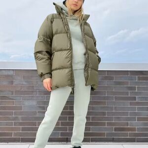 Aritzia TNA Mega Puff Mid